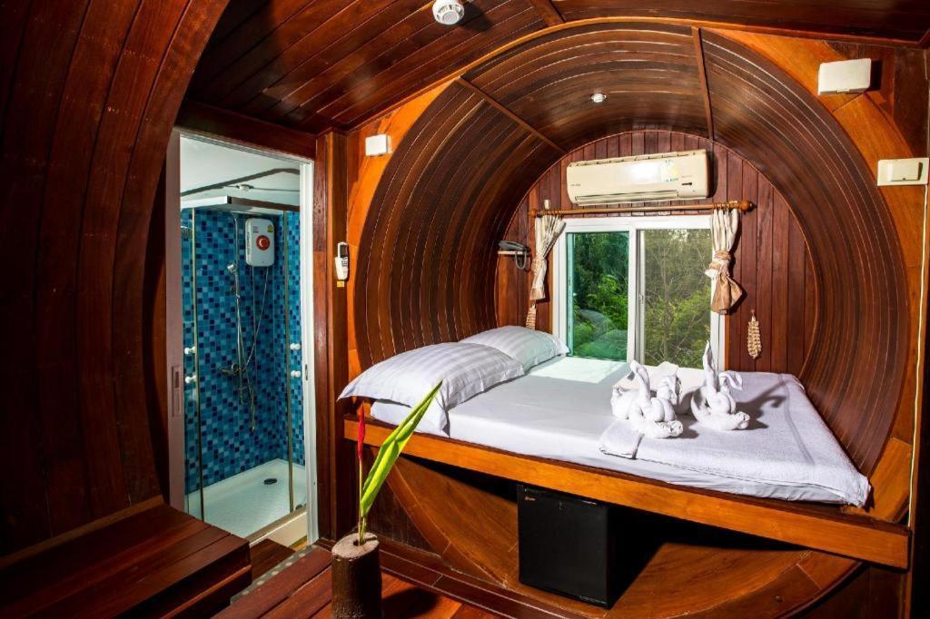 Prew Lom Chom Nam Resort Ban Phan Sadet Nok 외부 사진