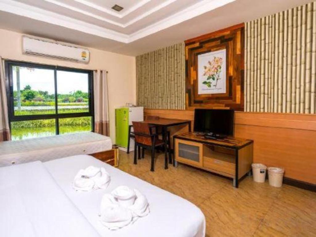 Prew Lom Chom Nam Resort Ban Phan Sadet Nok 외부 사진