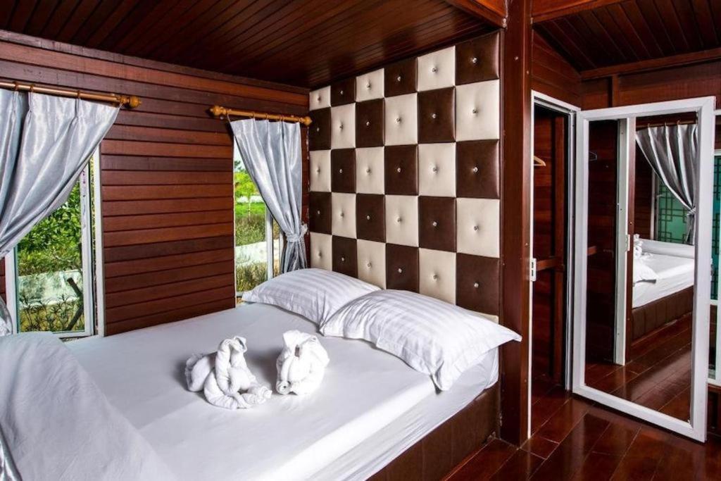 Prew Lom Chom Nam Resort Ban Phan Sadet Nok 외부 사진